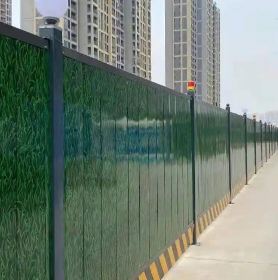 丹东偷市政围挡