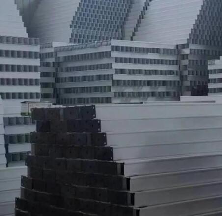 铁丝网临时围挡